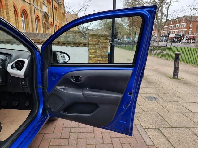 2019 CITROEN C1 2019 1.0 VTi Urban Ride Hatchback 5dr Petrol Manual Euro 6 (s/s) (72 ps) - Photo 11