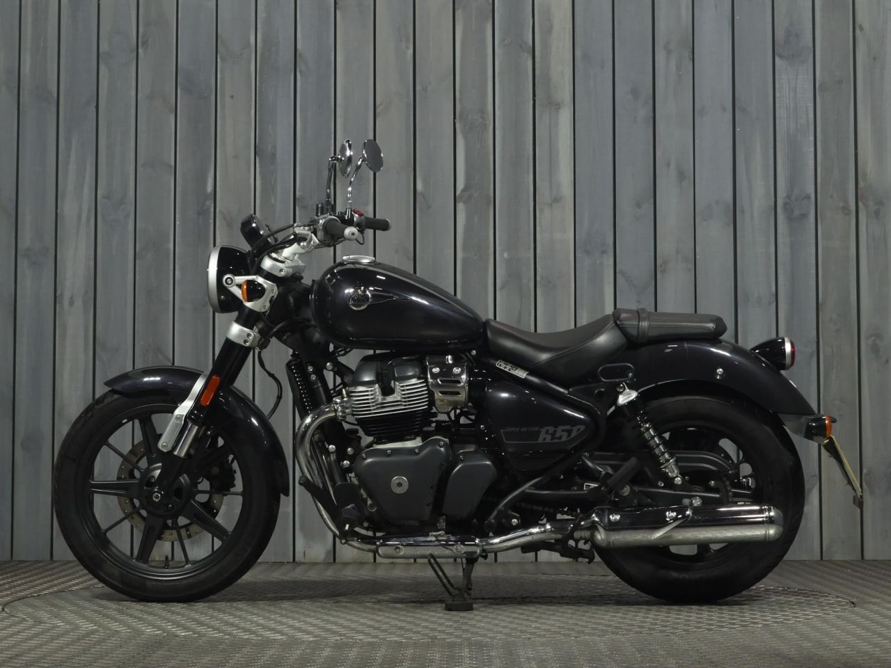 ROYAL ENFIELD SUPER METEOR 650