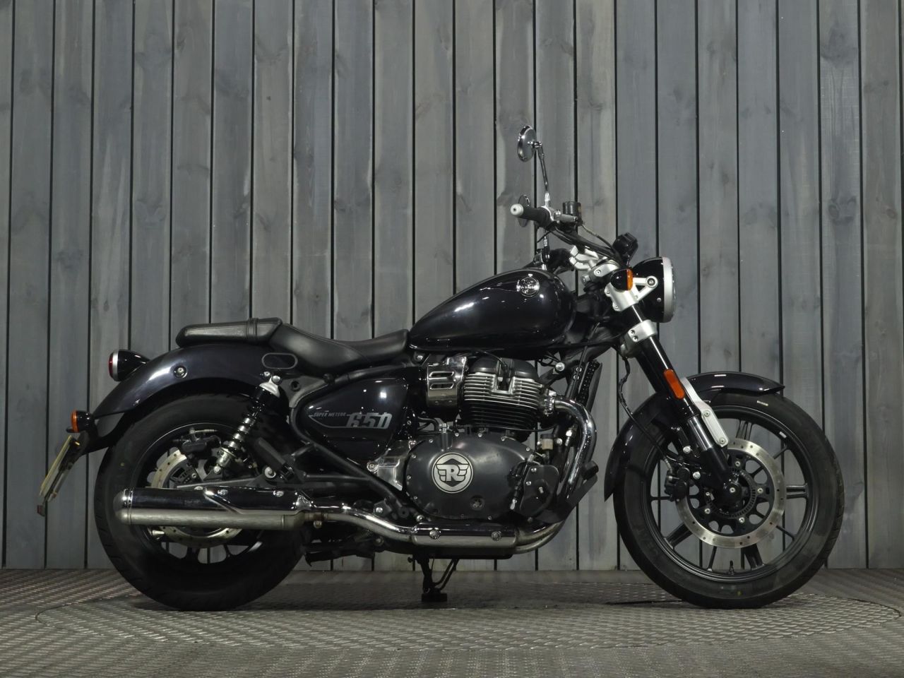 ROYAL ENFIELD SUPER METEOR 650