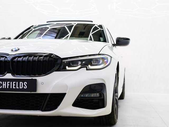 2021 BMW 3 SERIES - Photo 2