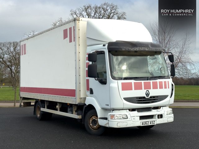 View our Renault Trucks Midlum range