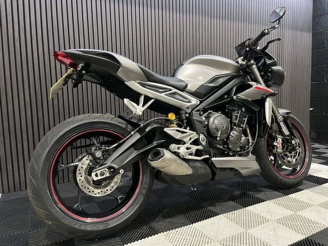 View our TRIUMPH STREET TRIPLE 765