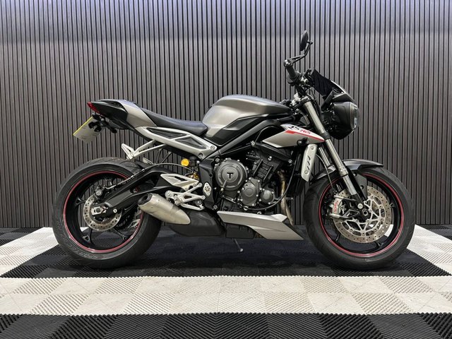 View our TRIUMPH STREET TRIPLE 765