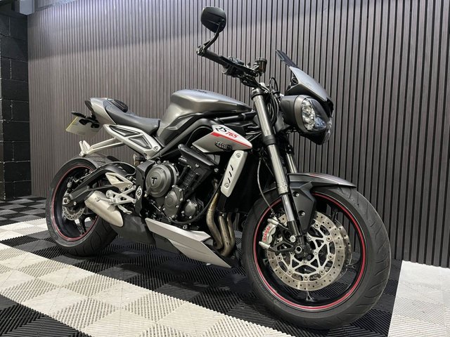 View our TRIUMPH STREET TRIPLE 765