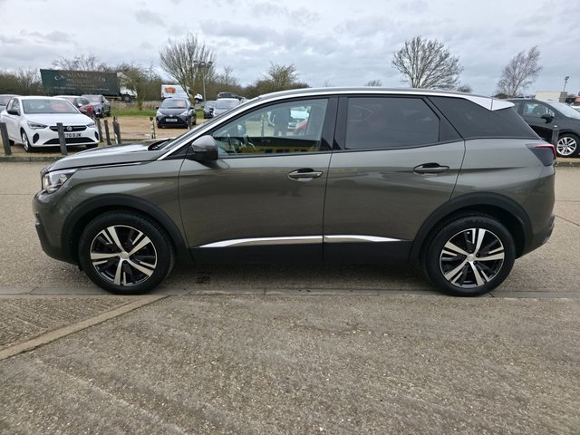 2017 PEUGEOT 3008 1.2 PureTech Allure SUV 5dr Petrol Manual Euro 6 (s/s) (130 ps) - Photo 5