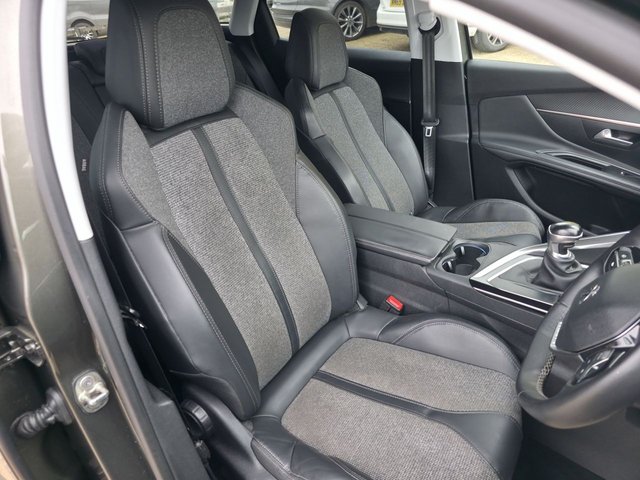 2017 PEUGEOT 3008 1.2 PureTech Allure SUV 5dr Petrol Manual Euro 6 (s/s) (130 ps) - Photo 11
