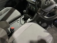 USED 2017 17 VOLKSWAGEN TIGUAN 2.0 TDI BlueMotion Tech SE SUV 5dr Diesel Manual Euro 6 (s/s) (150 ps) 