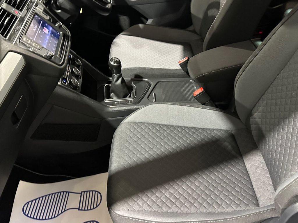 USED 2017 17 VOLKSWAGEN TIGUAN 2.0 TDI BlueMotion Tech SE SUV 5dr Diesel Manual Euro 6 (s/s) (150 ps) 