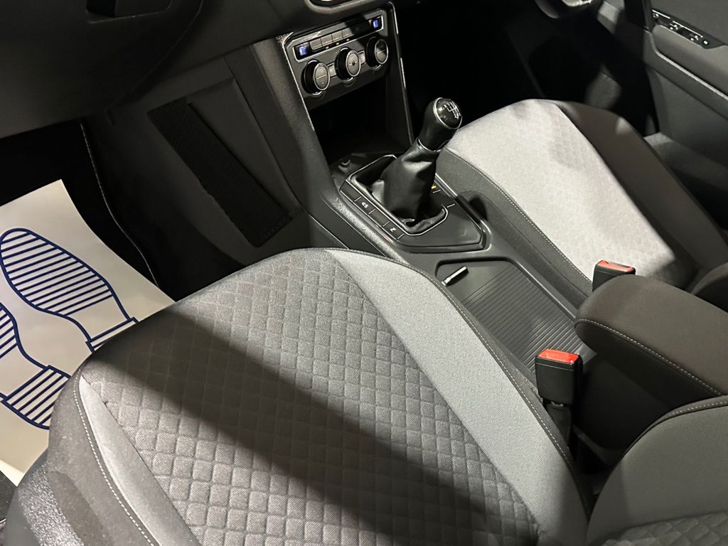 USED 2017 17 VOLKSWAGEN TIGUAN 2.0 TDI BlueMotion Tech SE SUV 5dr Diesel Manual Euro 6 (s/s) (150 ps) 