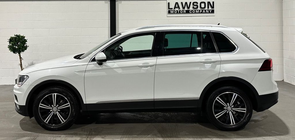 USED 2017 17 VOLKSWAGEN TIGUAN 2.0 TDI BlueMotion Tech SE SUV 5dr Diesel Manual Euro 6 (s/s) (150 ps) 