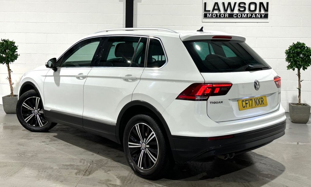 USED 2017 17 VOLKSWAGEN TIGUAN 2.0 TDI BlueMotion Tech SE SUV 5dr Diesel Manual Euro 6 (s/s) (150 ps) 