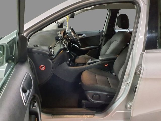 2013 Mercedes-Benz B-CLASS - Photo 4