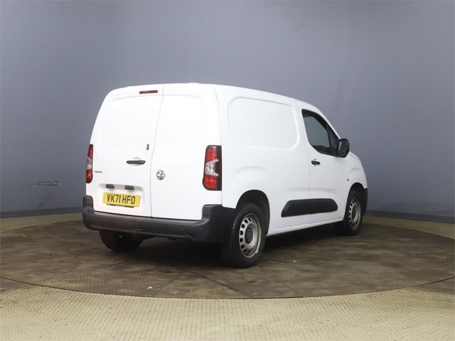 2021 Vauxhall Combo 1.5L Edition 4dr - Photo 2