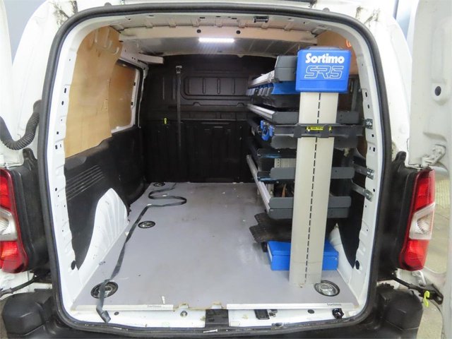 2021 Vauxhall Combo 1.5L Edition 4dr - Photo 4