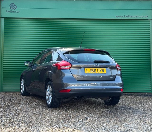 2016 FORD FOCUS 1.0T EcoBoost Titanium Hatchback 5dr Petrol Manual Euro 6 (s/s) (125 ps) - Photo 5