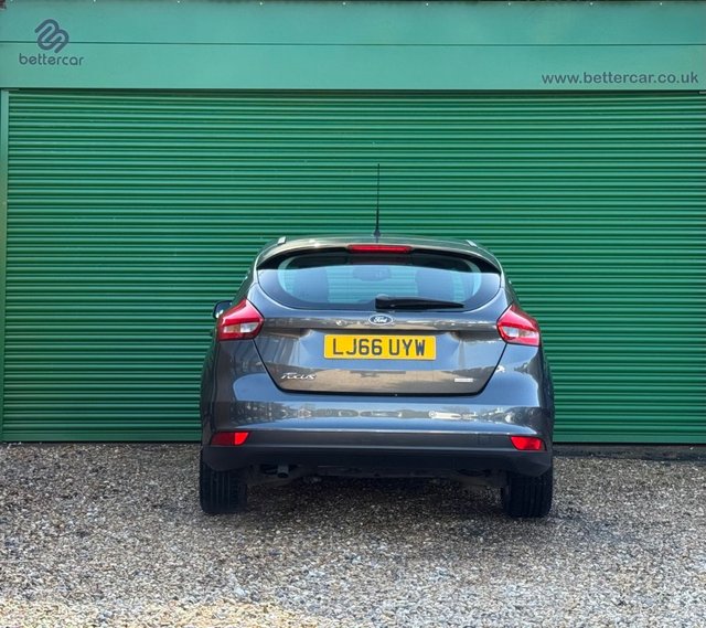 2016 FORD FOCUS 1.0T EcoBoost Titanium Hatchback 5dr Petrol Manual Euro 6 (s/s) (125 ps) - Photo 6