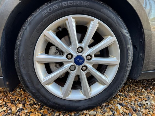 2016 FORD FOCUS 1.0T EcoBoost Titanium Hatchback 5dr Petrol Manual Euro 6 (s/s) (125 ps) - Photo 9