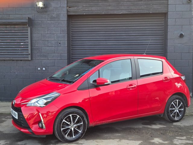 2018 TOYOTA YARIS - Photo 2