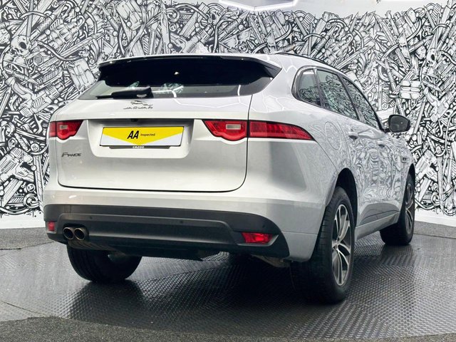 2019 Jaguar F-Pace 2L R-Sport 5dr - Photo 11