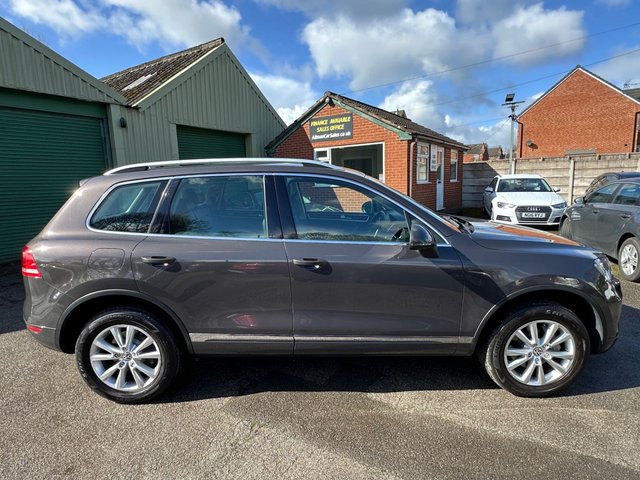 2011 VOLKSWAGEN TOUAREG - Photo 5
