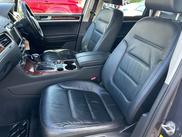 2011 VOLKSWAGEN TOUAREG - Photo 8