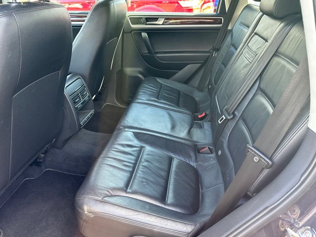 2011 VOLKSWAGEN TOUAREG - Photo 9