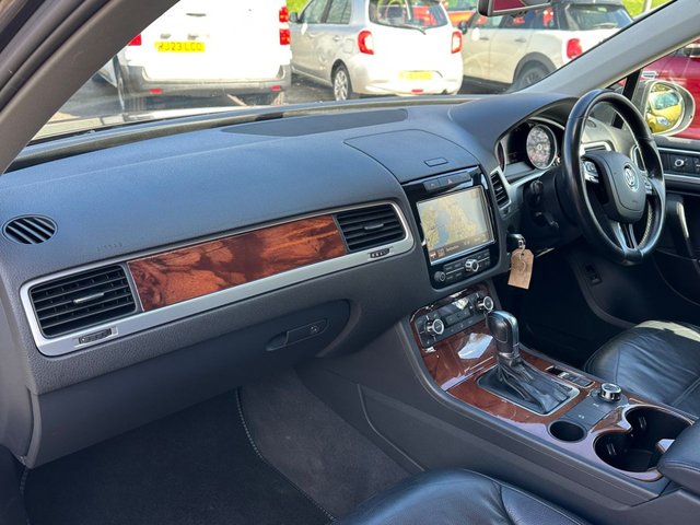 2011 VOLKSWAGEN TOUAREG - Photo 10