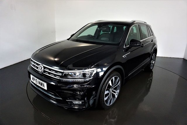 2019 VOLKSWAGEN TIGUAN 2.0 TDI R-Line Tech SUV 5dr Diesel DSG 4Motion Euro 6 (s/s) (190 ps) 1 FORMER KEEPER CAR-BLUETOOTH-AUTOMATIC TAILGATE-OPENING PANORAMIC GLASS SUNROOF-AUTO HEADLIGHTS-CLIMATE CONTROL-MFSW-HEATED SEATS-DAB RADIO-SATNAV-CRUISE CONTROL-GREAT EXAMPLE - Photo 2
