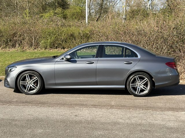 2017 Mercedes-Benz E-CLASS - Photo 2