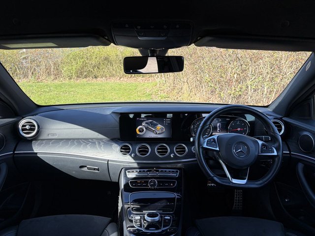 2017 Mercedes-Benz E-CLASS - Photo 9