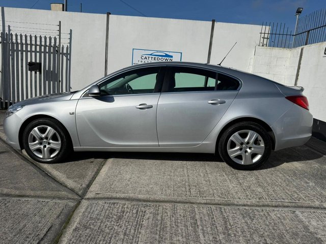 2012 Vauxhall Insignia 2L Exclusiv 5dr - Photo 2