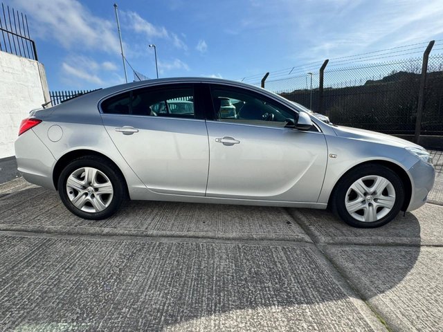 2012 Vauxhall Insignia 2L Exclusiv 5dr - Photo 11