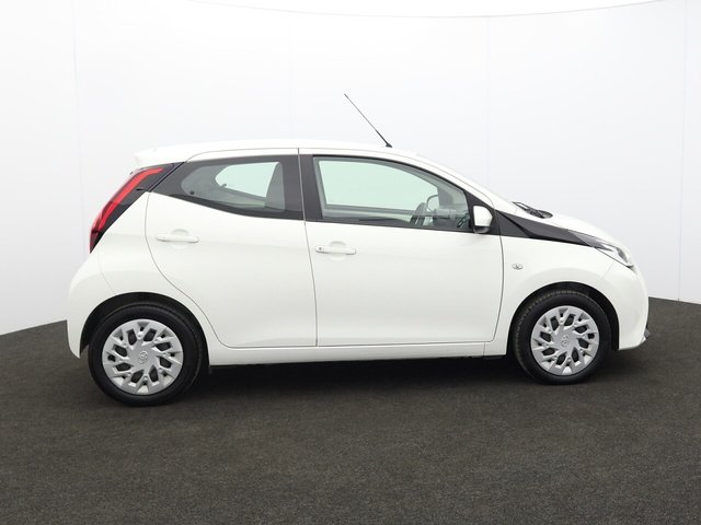 2020 Toyota Aygo 1L X-Play 5dr - Photo 11