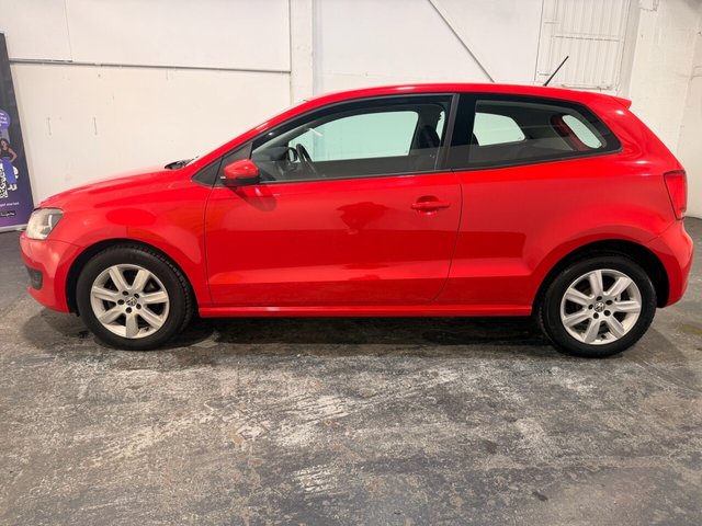 2011 VOLKSWAGEN POLO - Photo 2