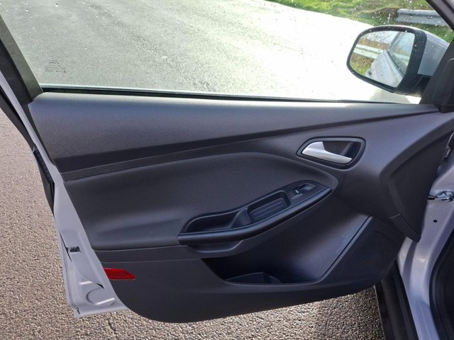 2012 FORD FOCUS - Photo 6