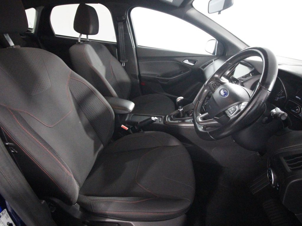 USED 2017 67 FORD FOCUS 1.0T EcoBoost ST-Line Hatchback 5dr Petrol Manual Euro 6 (s/s) (140 ps) FULL SERVICE HISTORY - FORD SYNC