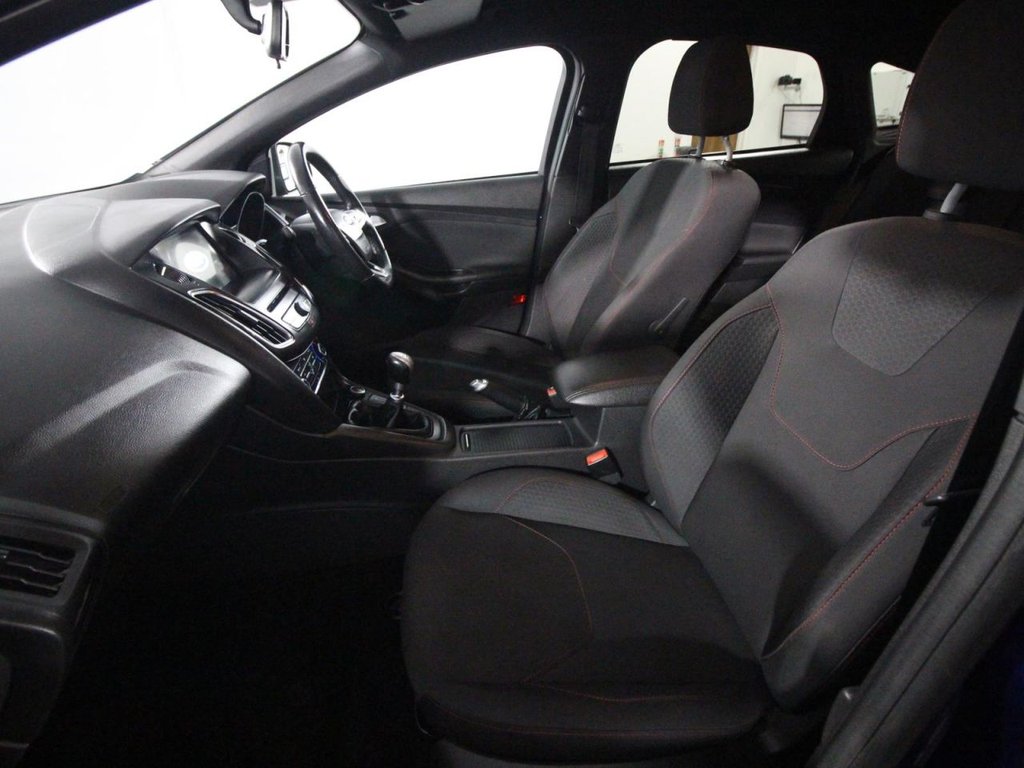 USED 2017 67 FORD FOCUS 1.0T EcoBoost ST-Line Hatchback 5dr Petrol Manual Euro 6 (s/s) (140 ps) FULL SERVICE HISTORY - FORD SYNC