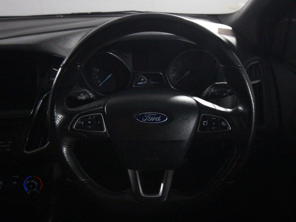 USED 2017 67 FORD FOCUS 1.0T EcoBoost ST-Line Hatchback 5dr Petrol Manual Euro 6 (s/s) (140 ps) FULL SERVICE HISTORY - FORD SYNC