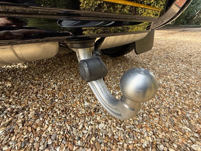 2026 Land Rover Defender 110 - Photo 12