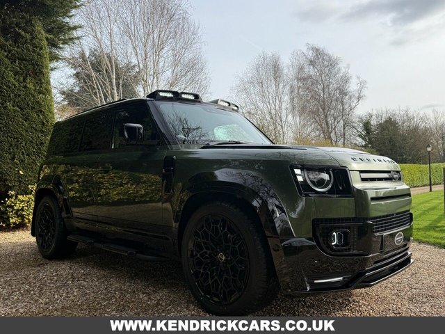 2026 Land Rover Defender 110 - Photo 2