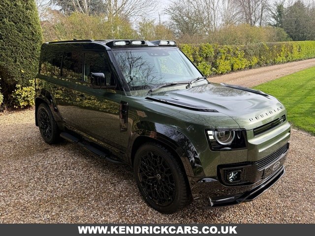 2026 Land Rover Defender 110 - Photo 4