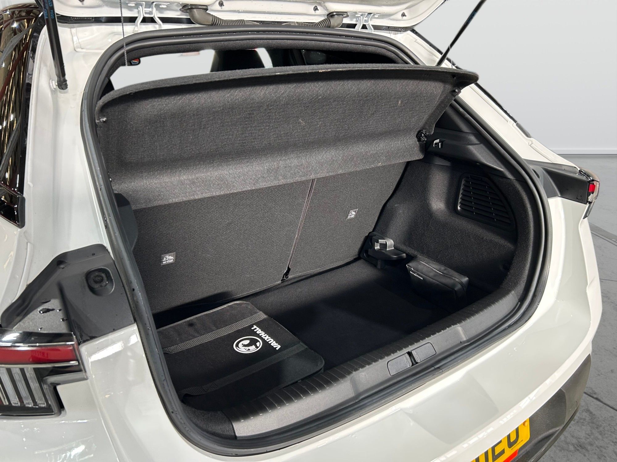 USED 2024 VAUXHALL MOKKA ELECTRIC 50kWh Ultimate SUV 5dr Electric Auto (136 ps) 