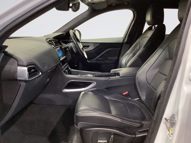 2020 Jaguar F-Pace 2L Chequered Flag 5dr - Photo 11