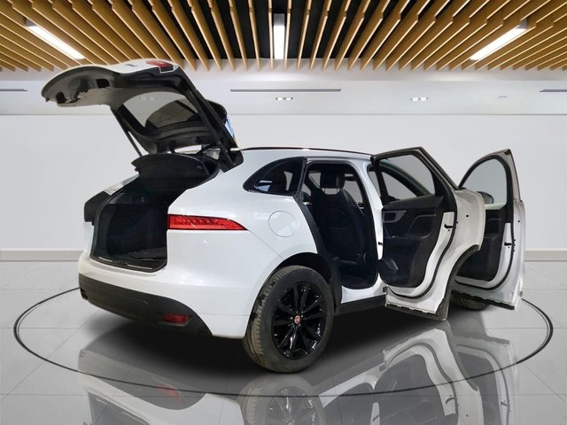 2020 Jaguar F-Pace 2L Chequered Flag 5dr - Photo 9