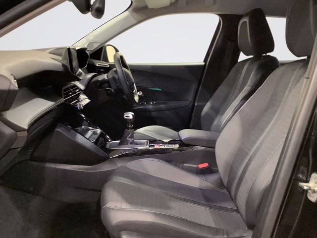 2021 Peugeot 2008 1.2L Allure 5dr - Photo 12