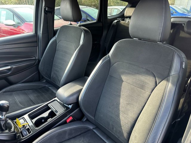 2017 FORD KUGA 1.5 TDCi ST-Line SUV 5dr Diesel Manual Euro 6 (s/s) (120 ps) - Photo 8