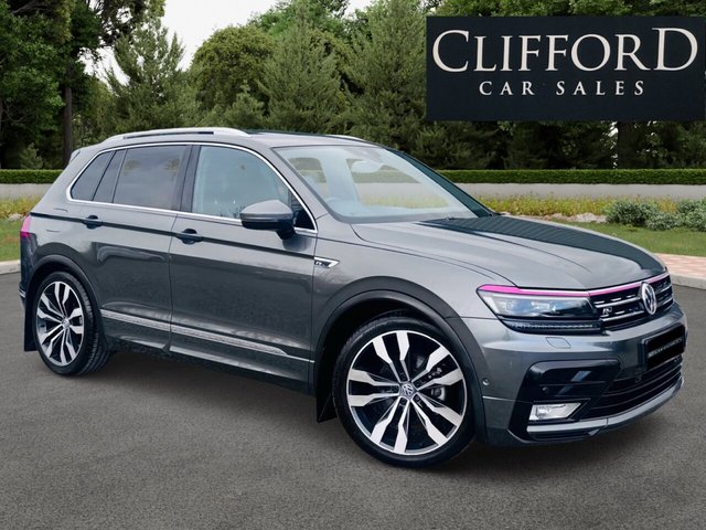 2017 Volkswagen Tiguan 2L R-Line 5dr - Photo 2