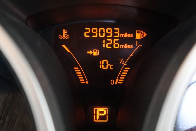 2014 NISSAN JUKE 1.6 Tekna SUV 5dr Petrol XTRON Euro 5 (117 ps) - Photo 12