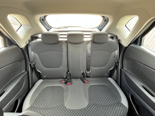 2018 RENAULT CAPTUR - Photo 10