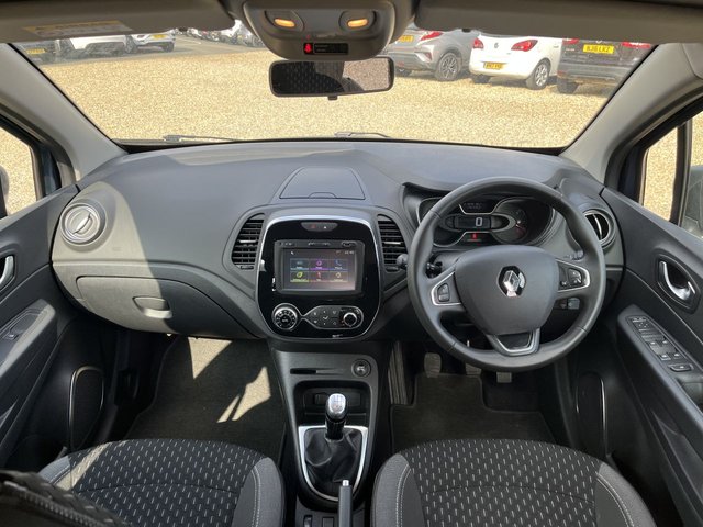 2018 RENAULT CAPTUR - Photo 11